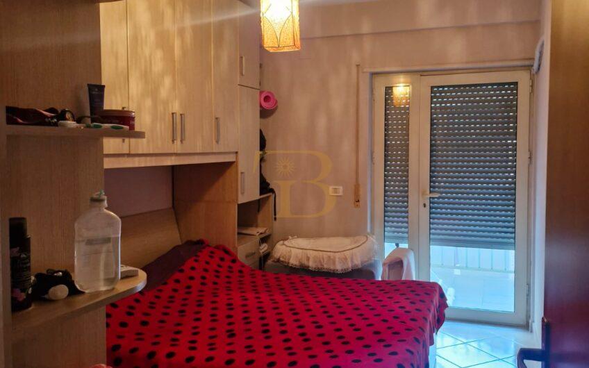 Apartament 1+1 me qera, Ish parku autobusave.