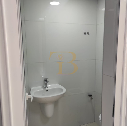 Ambjent biznesi me qera, Kamëz