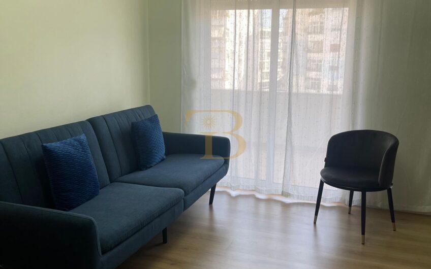 Apartament 1+1 me qera, Komuna e Parisit