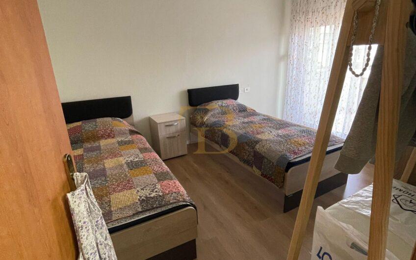 Apartament 1+1 me qera, Komuna e Parisit