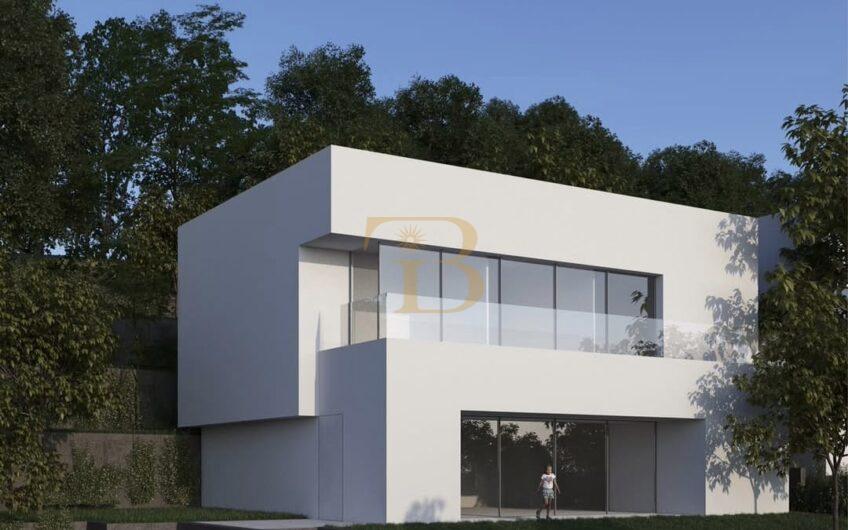 Vilë 2-katëshe në shitje, Mullet.