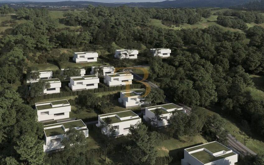 Vilë 2-katëshe në shitje, Mullet.