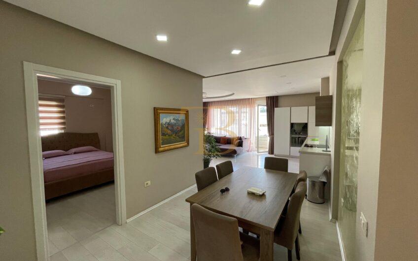 Apartament 3+1+2 me qera, Liqeni i Thate