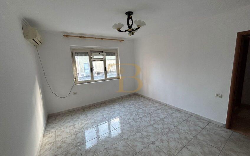 Apartament 2+1 me qera, Myslym Shyri.