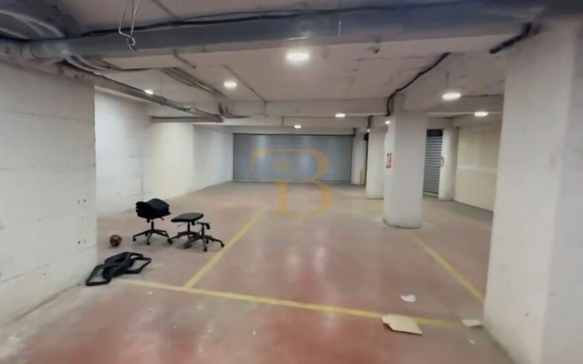 Ambjent magazinimi me qera, Komuna e Parisit