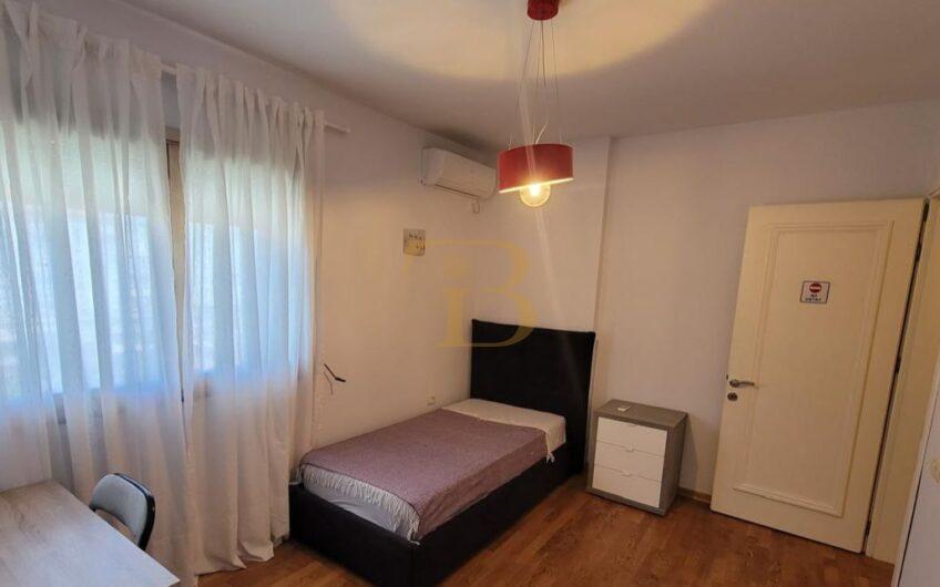 Duplex me qera, pranë Juridikut