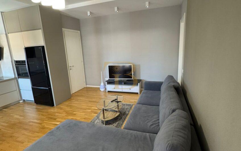 Apartament 2+1+2 me qera, Kompleksi Delijorgji