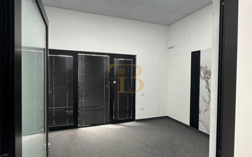 Ambjent biznesi me qera, pranë Spitalit Nënë Tereza