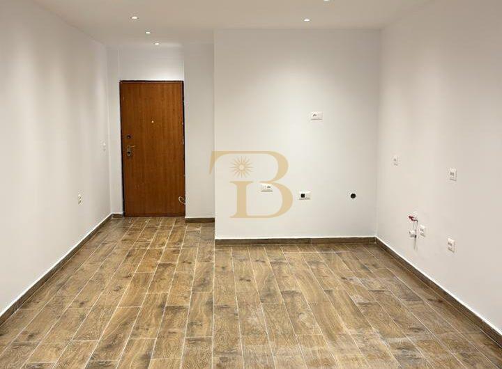 Ambjent zyrash me qera, Rruga e Burgut