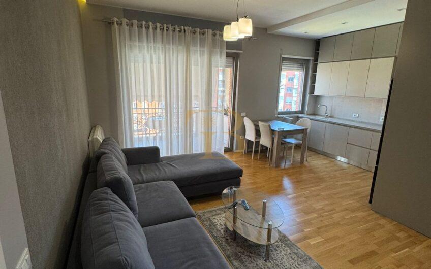 Apartament 2+1+2 me qera, Kompleksi Delijorgji