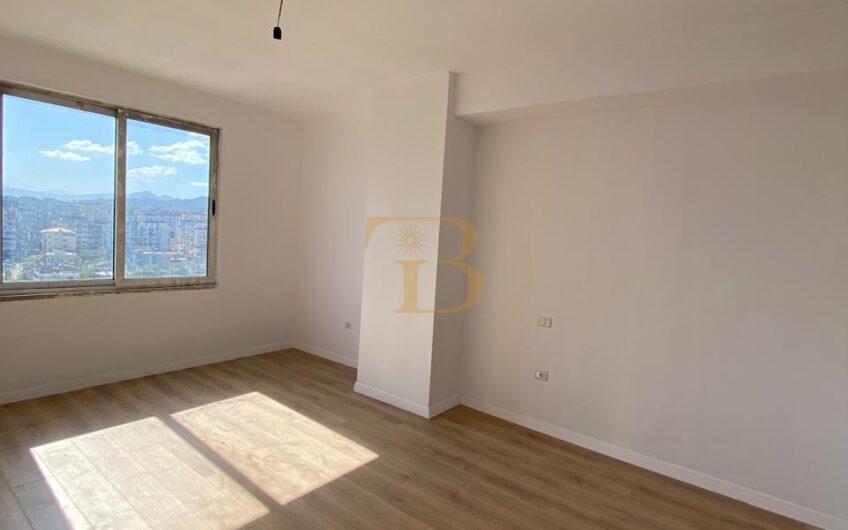 Apartament 2+1+2/ verandë në shitje, Astir