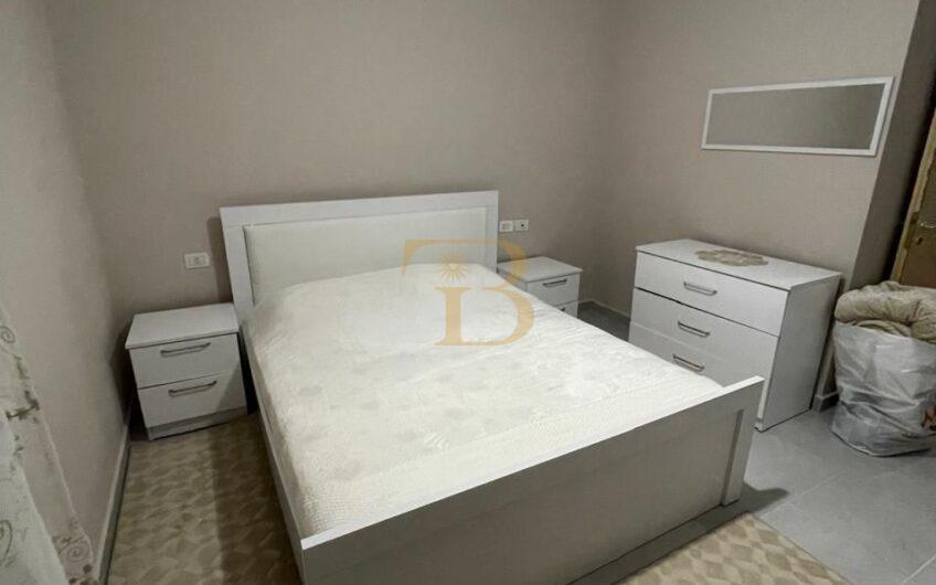 Apartament 1+1 me qera, Astir