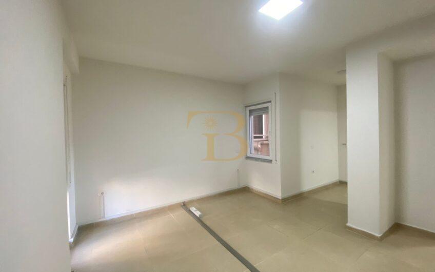 Ambjent zyrash me qera, Rruga Kosovareve