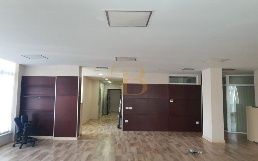 Ambjent zyrash me qera, Kopshti Zoologjik