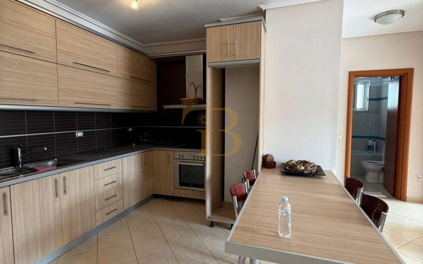 Apartament 2+1 me qera, Sarandë