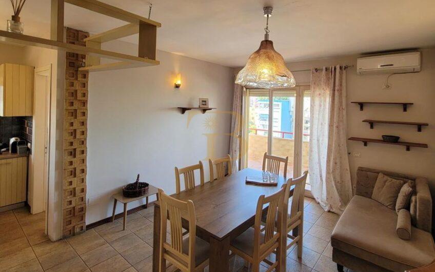 Duplex me qera, pranë Juridikut