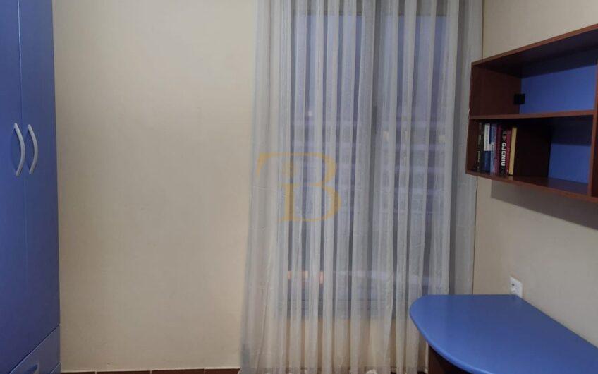 Apartament 1+1/ post parkimi me qera, Pallati me Shigjeta