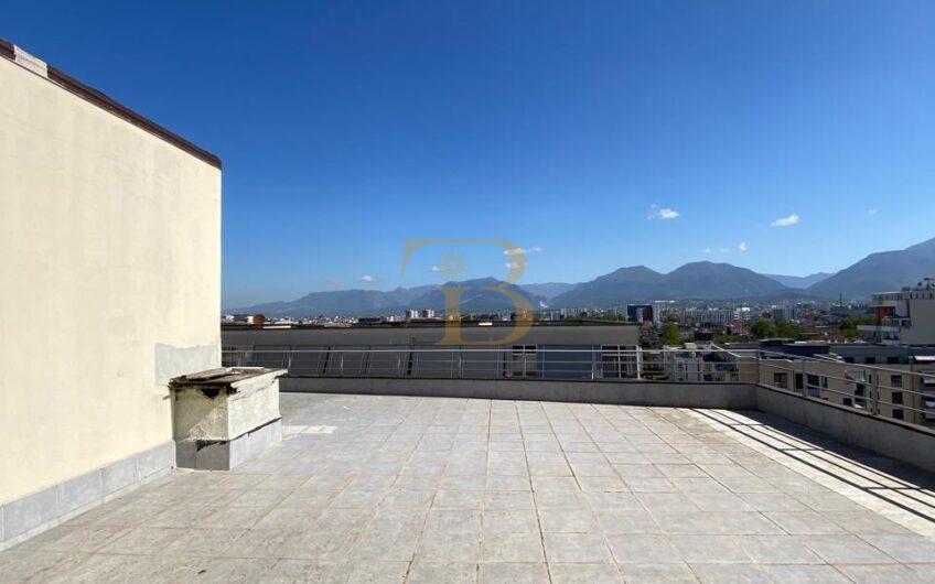 Apartament 2+1+2/ verandë në shitje, Astir