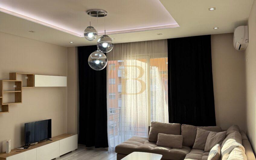 Apartament 2+1 me qera, Astir