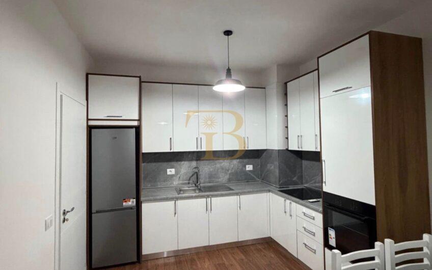 Apartament 1+1 me qera, Astir