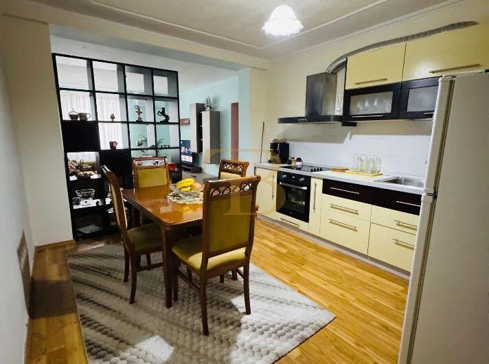 Apartament 1+1 me qera, Rruga Kosovareve