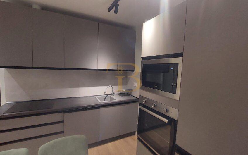 Apartament 1+1 me qera, Komuna e Parisit