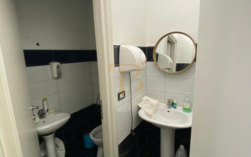 Ambjent zyrash me qera, Rruga e Kavajës