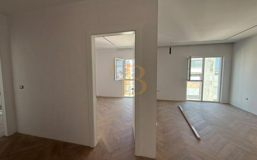 Apartament 2+1+2/Post Parkimi në shitje, Kompleksi Tirana Entry 2
