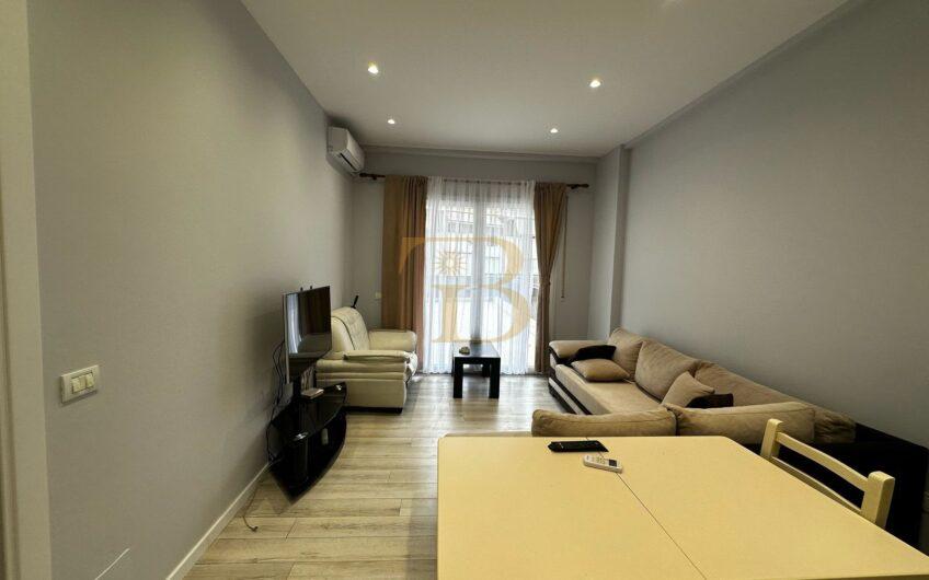 Apartament 1+1+Verandë në shitje, Komuna e Parisit