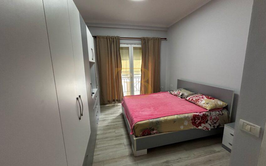 Apartament 1+1+Verandë në shitje, Komuna e Parisit