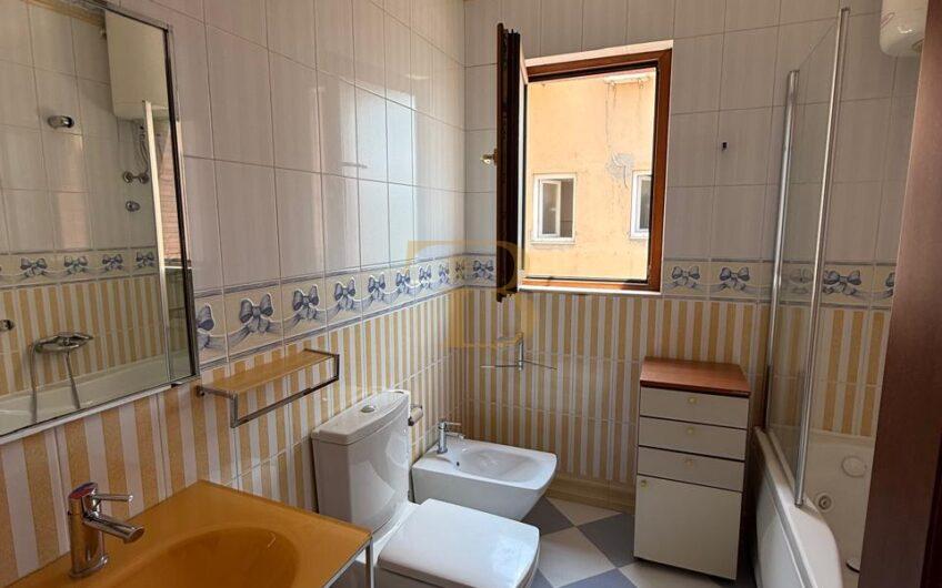 Apartament 4+1+3 me qera, Bllok