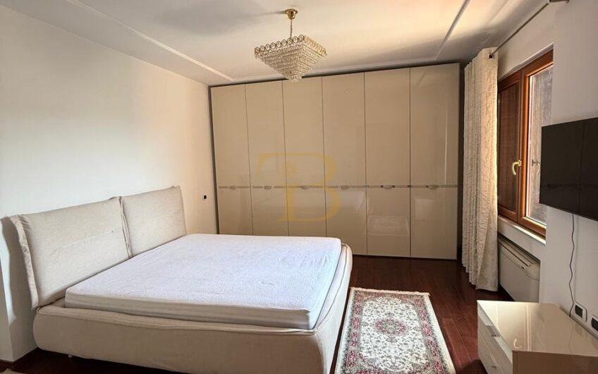 Apartament 4+1+3 me qera, Bllok