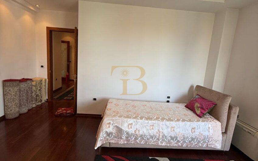 Apartament 4+1+3 me qera, Bllok