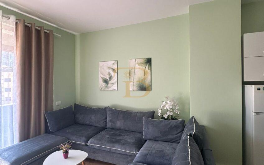 Apartament 1+1 me qera, perballe Toptanit