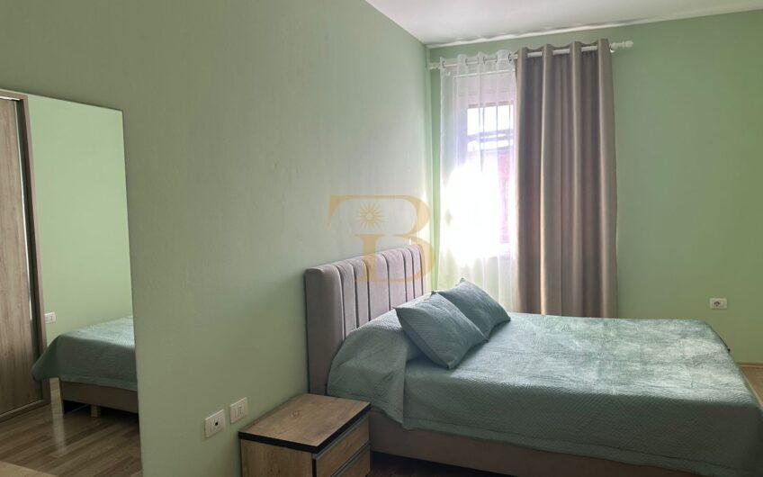 Apartament 1+1 me qera, perballe Toptanit