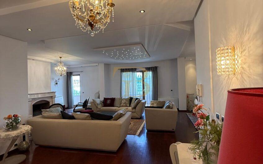 Apartament 4+1+3 me qera, Bllok