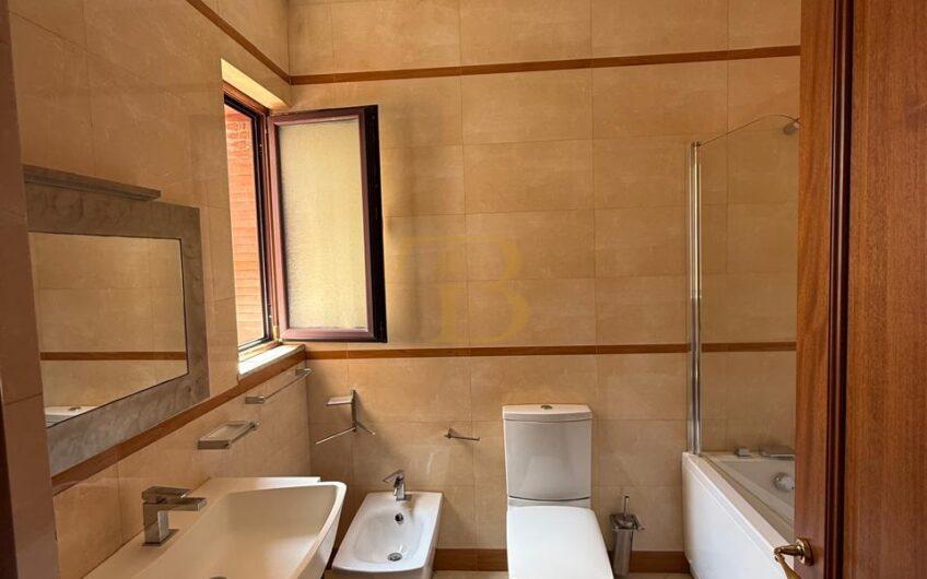 Apartament 4+1+3 me qera, Bllok