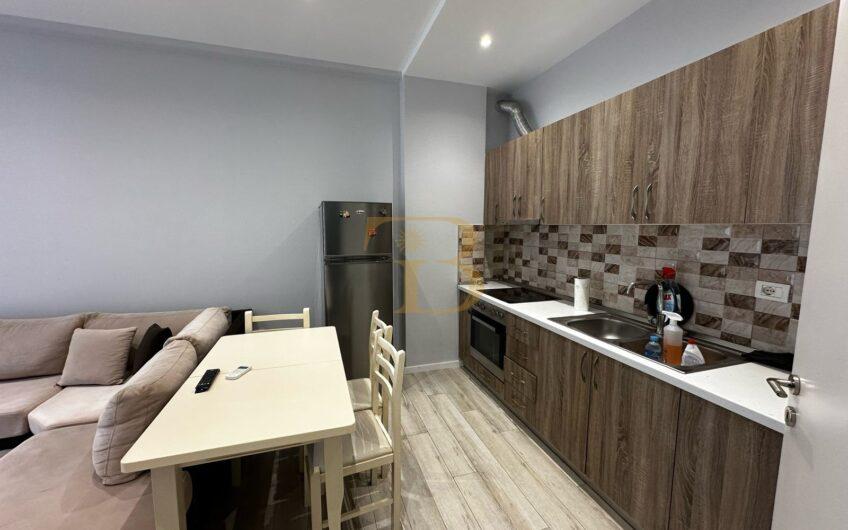 Apartament 1+1+Verandë në shitje, Komuna e Parisit
