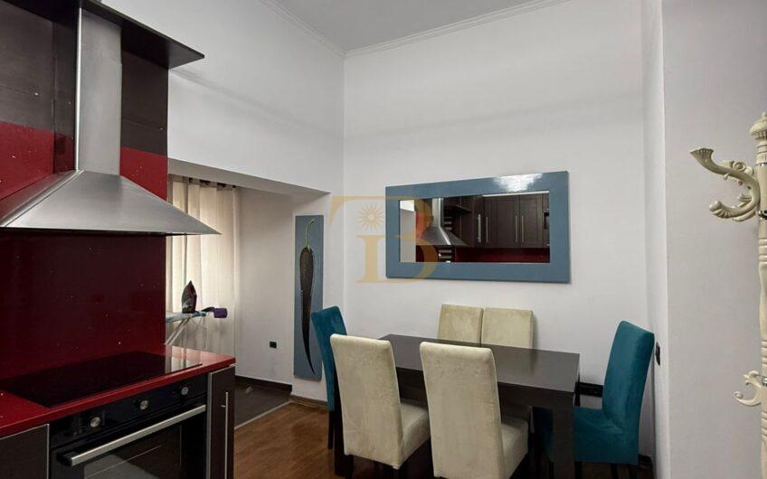 Apartament 2+1+2 me qera, Rruga e Barrikadave