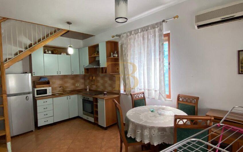 Duplex 2+1+2 me qera, Kristal Center