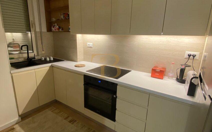 Apartament 3+1+2 me qera, Liqeni Thate