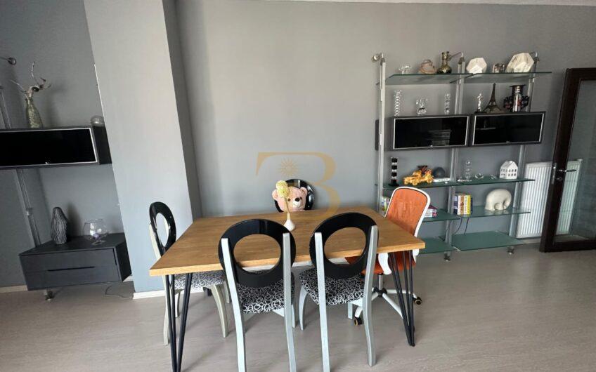 Apartament 2+1+2 me qera, Komuna e Parisit