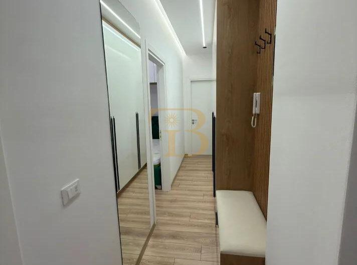 Apartament 2+1 me qera, Komuna e Parisit.