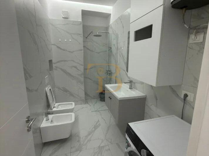 Apartament 2+1 me qera, Komuna e Parisit.