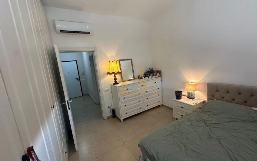 Apartament 2+1+2/Verandë+Post Parkimi në shitje,Kamëz