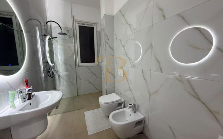 Apartament 2+1+2/Verandë+Post Parkimi në shitje,Kamëz