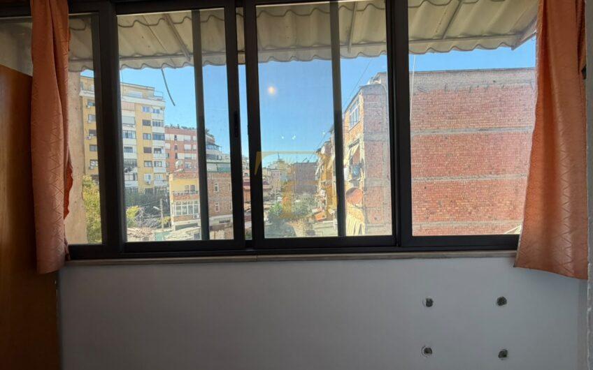 Apartament 1+1 në shitje, rruga Asim Vokshi